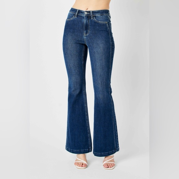 Judy Blue Full Size Side Seam Detail Straight Jeans with Pockets